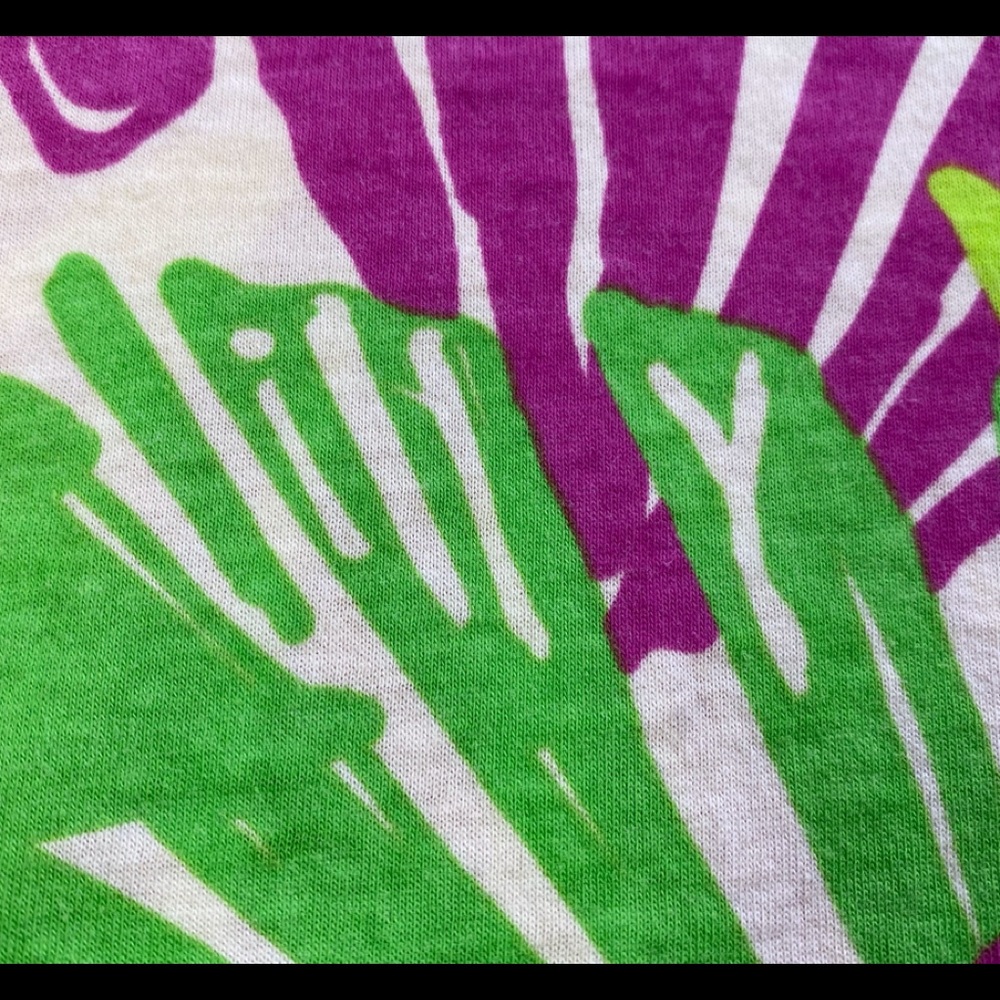 LILLY PULITZER FUN UNIQUE green & magenta t-shirt, size M EUC - Picture 8 of 8